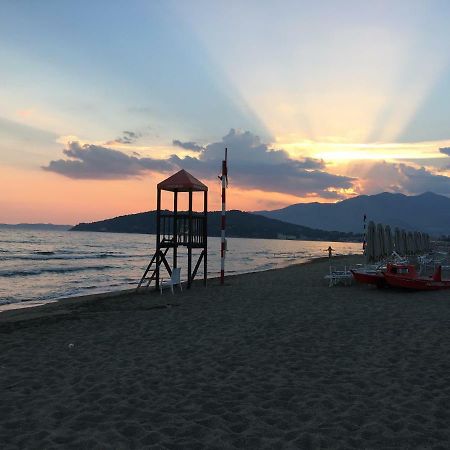 Bed&Beach สกาอูรี ภายนอก รูปภาพ
